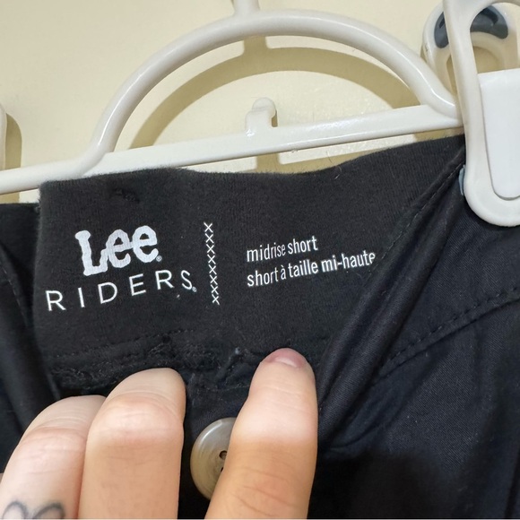 Women’s Riders by Lee Brand Black MidRise Casual Lightweight Shorts Size 24 NWOT - Picture 7 of 16